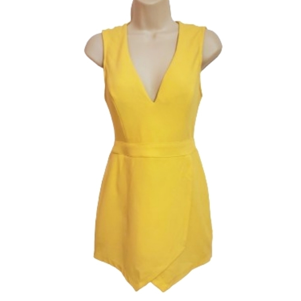 Entry | Deep-V Neck Sleeveless Tulip Skirt Stretch Short Romper Yellow Small